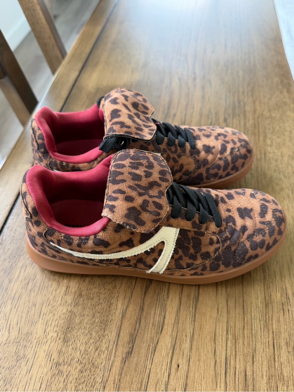 Cushionaire Retro Leopard Print Sneakers